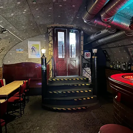 Whole Basement Former Pub 5 For Stag Do Apartamento *