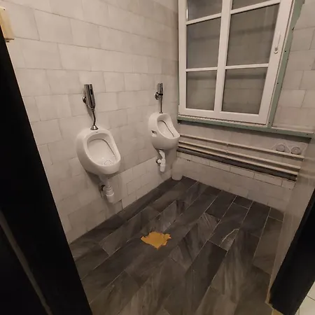 Whole Basement Former Pub 5 For Stag Do Apartamento Budapest